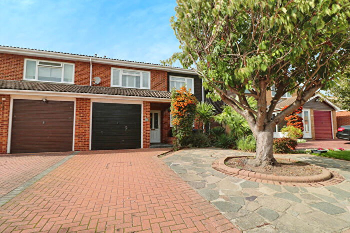 4 Bedroom Semi-Detached House To Rent In Admirals Walk, Southend-on-sea, SS3
