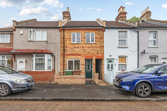 3 Bedroom Semi-Detached House For Sale In Suffolk Road, Sidcup, DA14