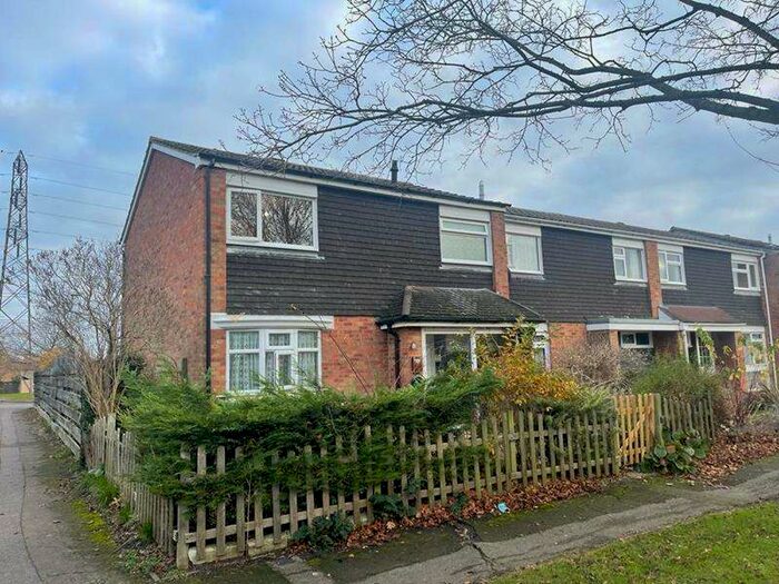 4 Bedroom End Of Terrace House To Rent In Chepstow Gardens, Bedford, MK41