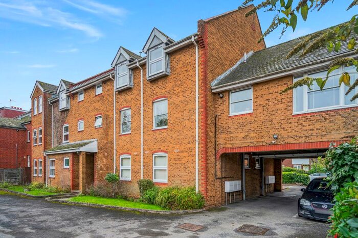 1 Bedroom Flat To Rent In College Road, Harrow Weald, Harrow, HA3