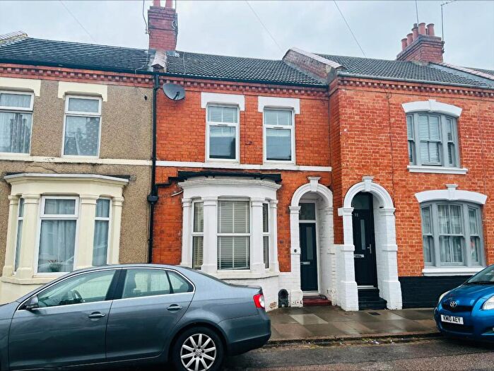 3 Bedroom Terraced House For Sale In Perry Street, Abington, Northampton, NN1