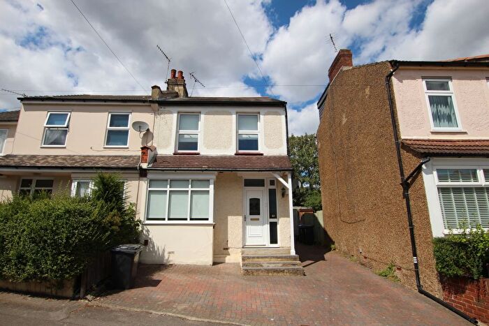 2 Bedroom Flat To Rent In Woodman Road, (), Coulsdon, CR5