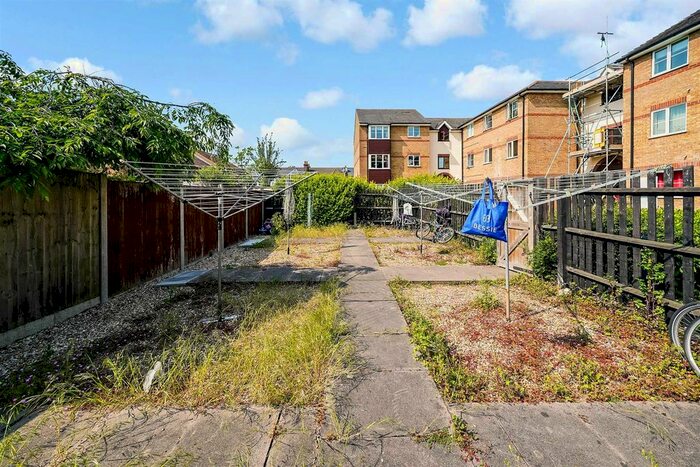 1 Bedroom Flat For Sale In Higham Station Avenue, London, E4