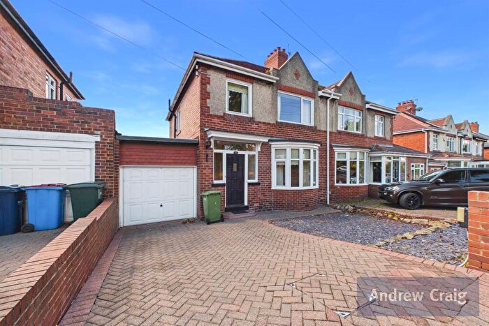 3 Bedroom Terraced House For Sale In Dryden Road, Low Fell, NE9