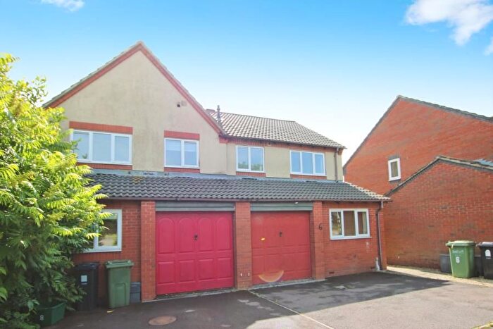 3 Bedroom Semi-Detached House To Rent In Brackendene, Bradley Stoke, Bristol, BS32