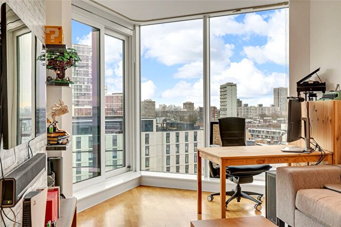 2 Bedroom Flat For Sale In Ensign House, Juniper Drive, London, SW18