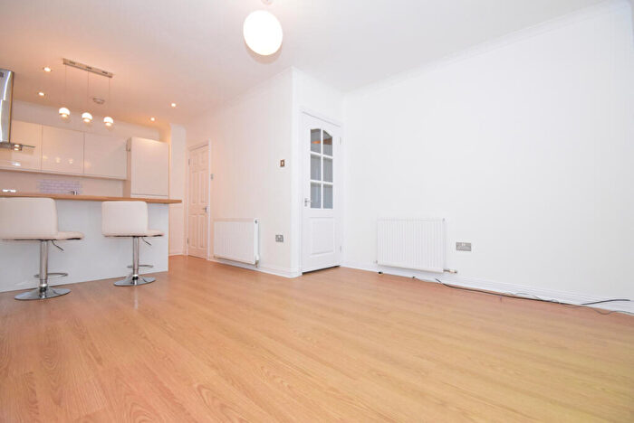 2 Bedroom Bungalow For Sale In Forest Drive, Bothwell, G71 - Photo 3