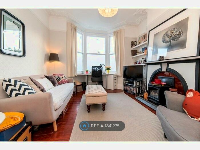 1 Bedroom Maisonette To Rent In Plato Road, London, SW2