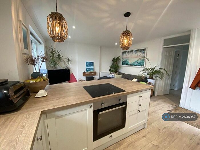 2 Bedroom Bungalow To Rent In Salway Gardens, Axminster, EX13