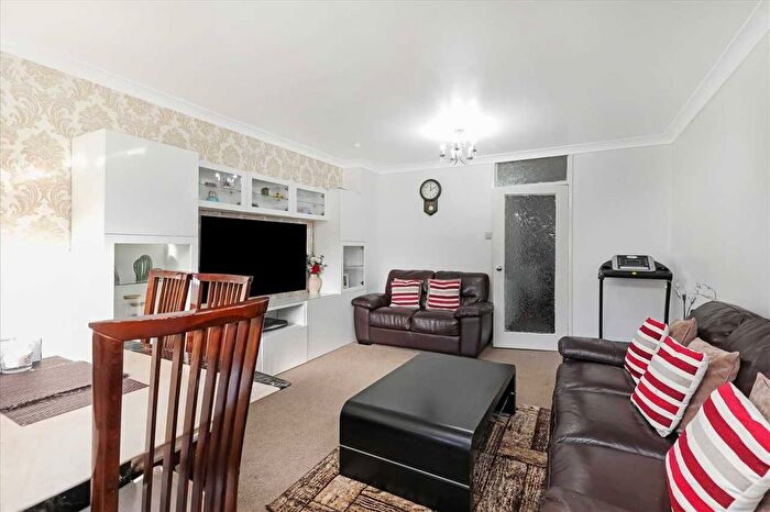 2 Bedroom Terraced House For Sale In Maxwell Gardens, Dumbreck, Glasgow, G41