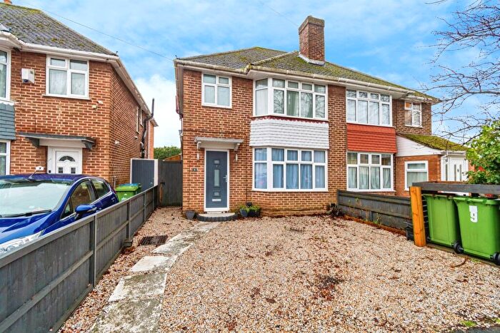 3 Bedroom Semi Detached House For Sale In Gladstone Road, Southampton, SO19