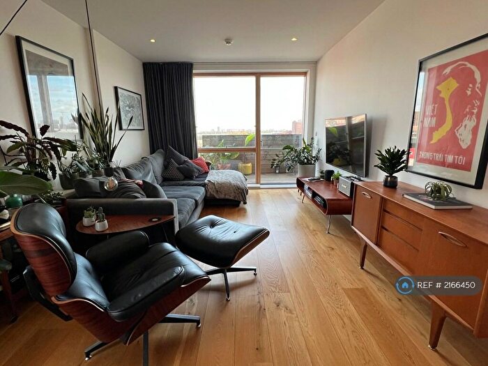 2 Bedroom Flat To Rent In Greenfell Court, London, E3