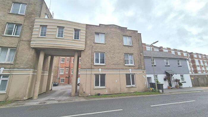 1 Bedroom Apartment To Rent In Sea Front, Hayling Island, PO11