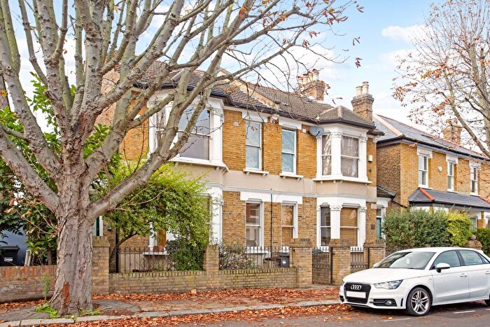 4 Bedroom Flat To Rent In Heathfield Gardens, London, W4