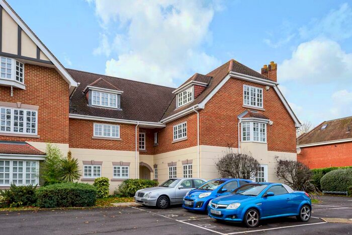 2 Bedroom Apartment To Rent In Terrace Road South, Binfield, RG42