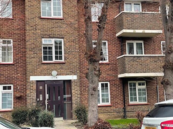 2 Bedroom Flat To Rent In Portland Road, London, SE9
