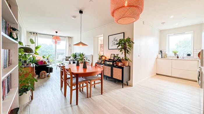 2 Bedroom Flat For Sale In Hazel Road, BS4