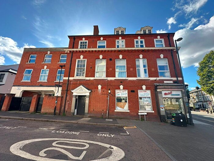 2 Bedroom Flat To Rent In Third Avenue, London, E17