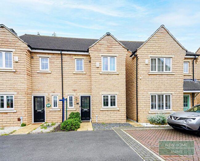 3 Bedroom Semi Detached House For Sale In Imperial Close, Wakefield, WF2