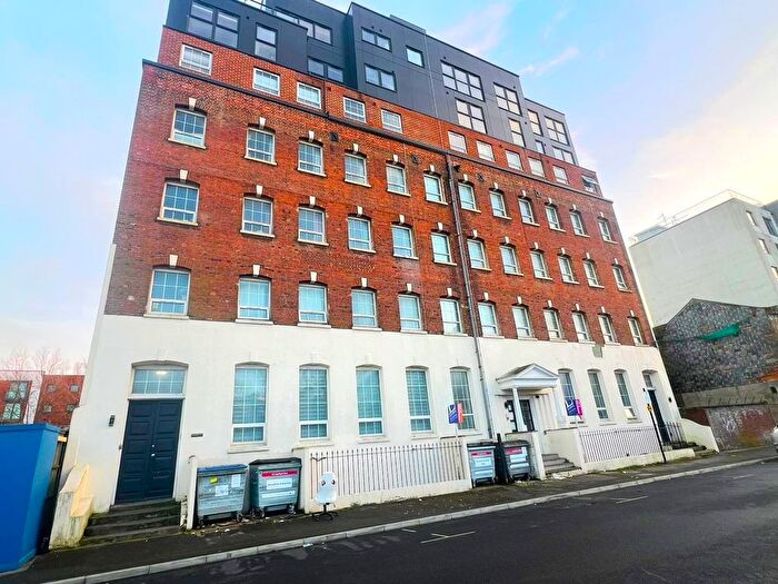 1 Bedroom Flat To Rent In Albert Road South, Southampton, Hampshire, SO14