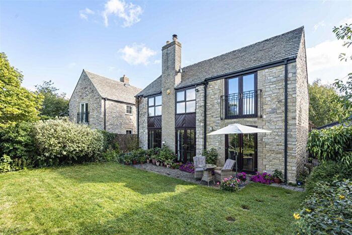 4 Bedroom House For Sale In Shepherds Close, Weston-On-The-Green, OX25