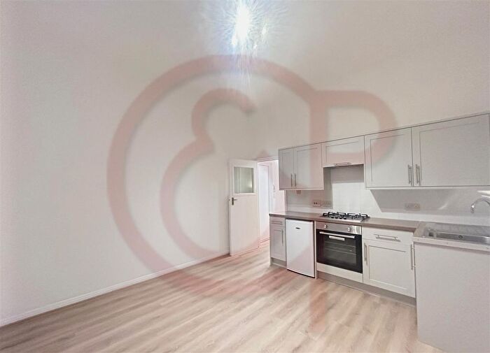 1 Bedroom Flat To Rent In Overstone Road, Hammersmith, W6