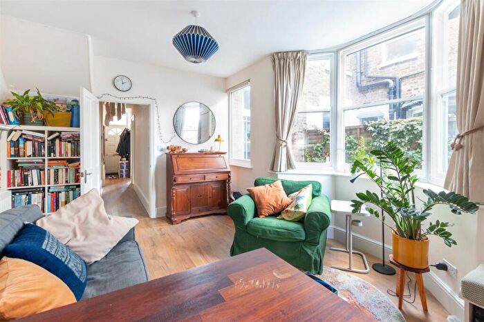 2 Bedroom Apartment To Rent In Ivydale Road, London, SE15