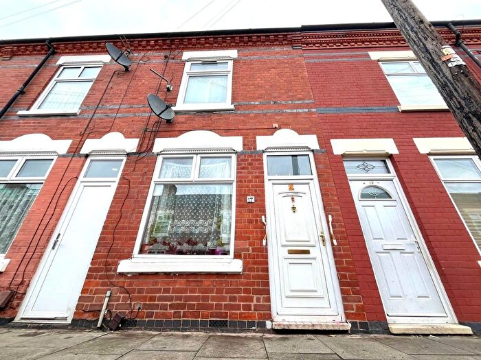 3 Bedroom Terraced House To Rent In Roberts Road, Leicester, LE4
