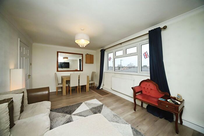 2 Bedroom Flat For Sale In Moots Lane, Bridgwater, TA6