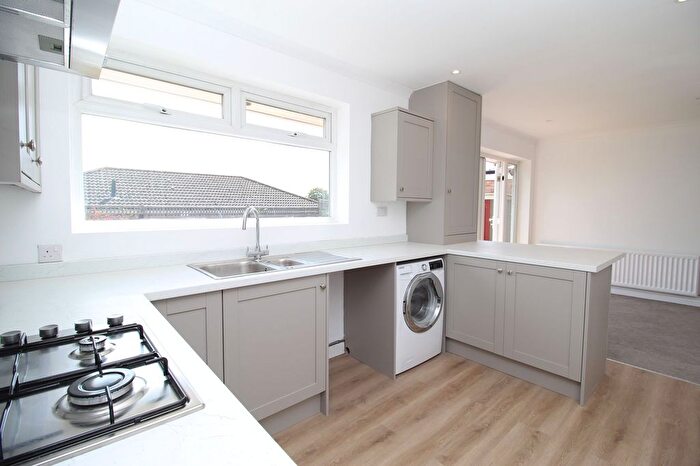 3 Bedroom Detached Bungalow For Sale In Maddoxford Way, Botley, SO32