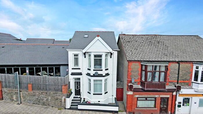 3 Bedroom Detached House For Sale In Van Road, Caerphilly, CF83
