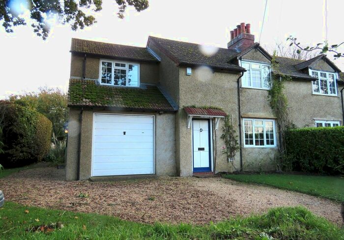 3 Bedroom Property To Rent In Lymore Lane, Milford On Sea, Lymington, SO41