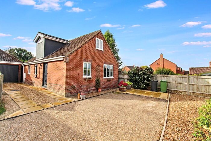 3 Bedroom Chalet For Sale In Birch Court, Jubilee Close, Erpingham, Norwich, NR11
