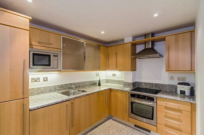 1 Bedroom Flat To Rent In Cayenne Court, London, SE1