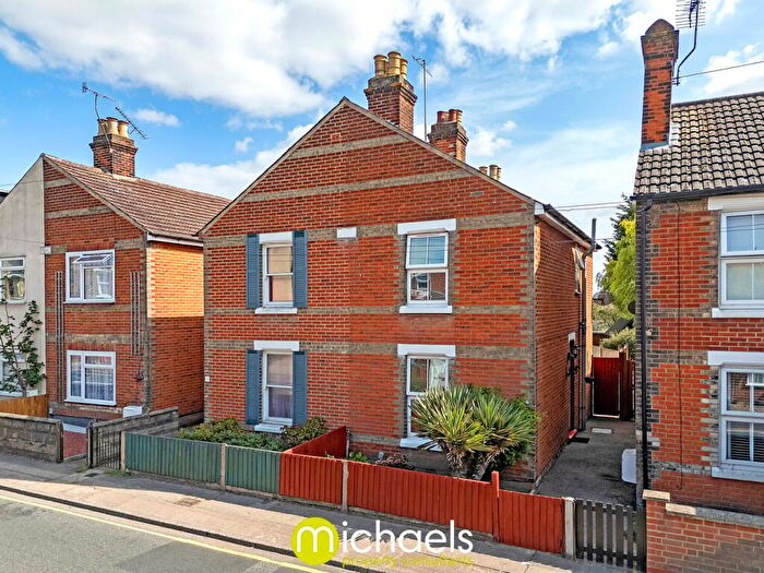3 Bedroom Semi-Detached House For Sale In Harwich Road, Colchester, Colchester, CO4