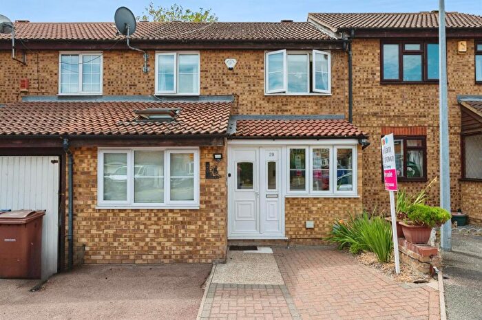 3 Bedroom Terraced House For Sale In Falcon Avenue, Grays, RM17