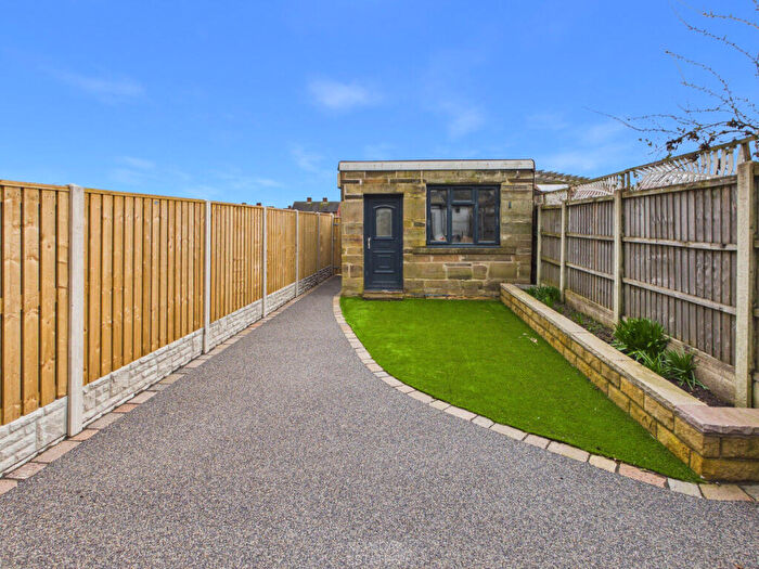 3 Bedroom Cottage For Sale In Madin Street, Chesterfield, S42