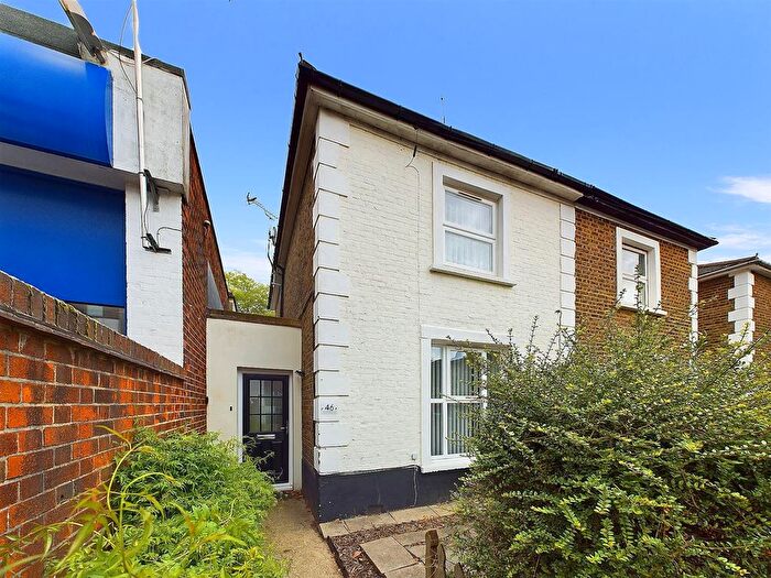 2 Bedroom Semi-Detached House To Rent In Sheendale Road, Richmond, TW9