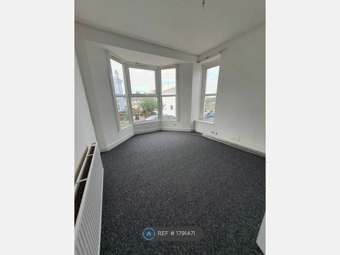 3 Bedroom Flat To Rent In Colley End Park, Paignton, TQ3