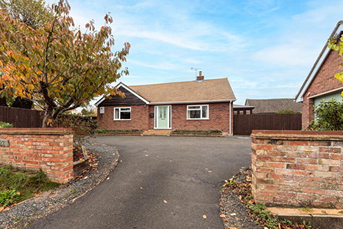 3 Bedroom Chalet For Sale In Fox Road, Catworth, Cambridgeshire, PE28