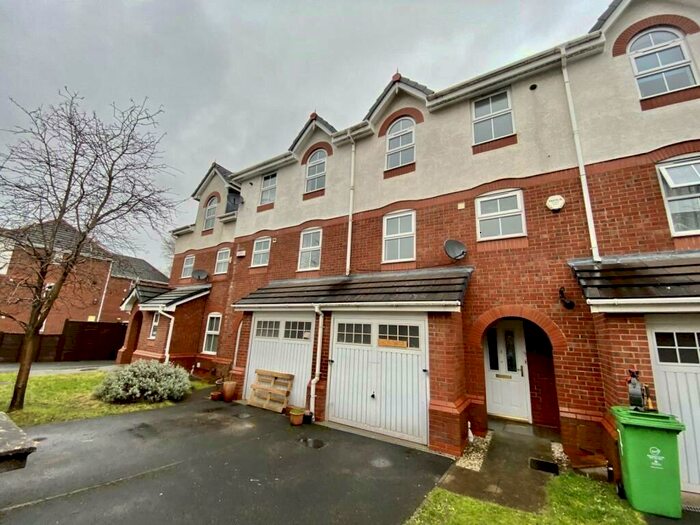 4 Bedroom House To Rent In Whimberry Way, Withington, M20