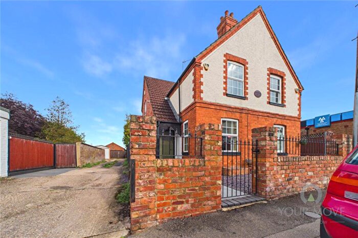 3 Bedroom Semi-Detached House For Sale In Peveril Road, Duston, Northampton, Northamptonshire, NN5