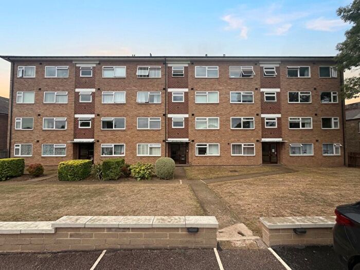 1 Bedroom Flat To Rent In Lankton Close, Beckenham, BR3