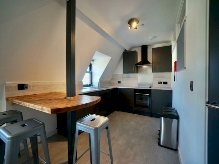 2 Bedroom Flat To Rent In High Street, Bangor, Gwynedd, LL57