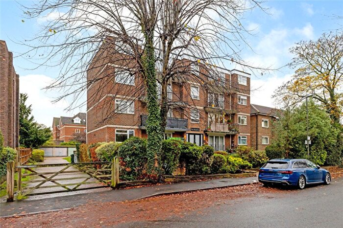 2 Bedroom Flat For Sale In Lansdowne Road, London, SW20