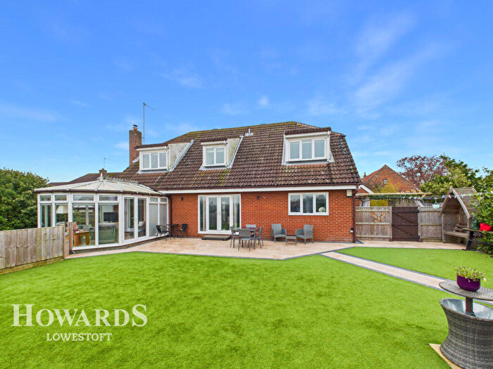 6 Bedroom Detached House For Sale In Market Lane, Blundeston, NR32