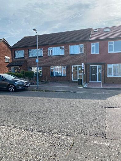 3 Bedroom Terraced House For Sale In Lambs Lane North, Rainham, RM13