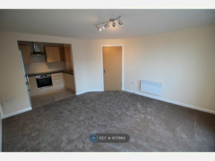 2 Bedroom Flat To Rent In Slough, Slough, SL1