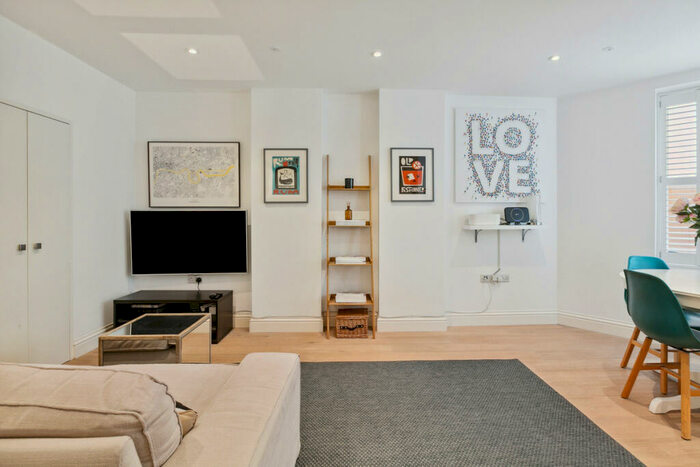 2 Bedroom Apartment To Rent In Sisters Avenue, Battersea, SW11