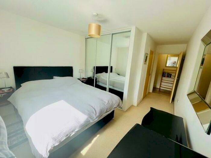 2 Bedroom Apartment To Rent In Windsor, Berkshire, SL4